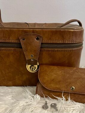 Encore Jeans Tan Leather Train Case with Brass Accent
